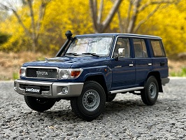 ALMOST REAL 1/18 TOYOTA LAND CRUISER LC70